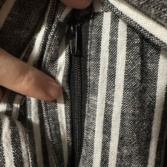 Who What Wear Gray and White Striped Pleated Jumpsuit with Belt - Picture 5 of 8